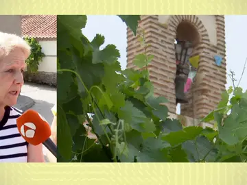 En pie de guerra contra el párroco. En pie de guerra contra el párroco.