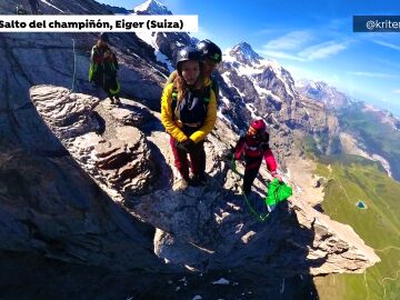 Christian Valenzuela y Anna Barth, en el momento de su salto en el Eiger