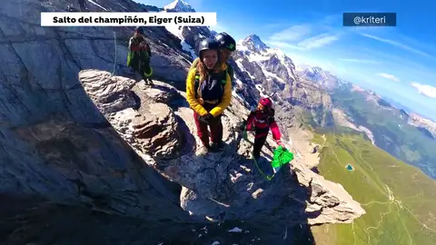 Christian Valenzuela y Anna Barth, en el momento de su salto en el Eiger