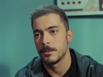 Yiğit recibe una misteriosa carta póstuma de su madre Yiğit recibe una misteriosa carta póstuma de su madre