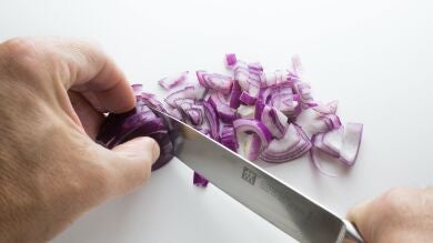El truco que debes conocer para que no te repita la cebolla