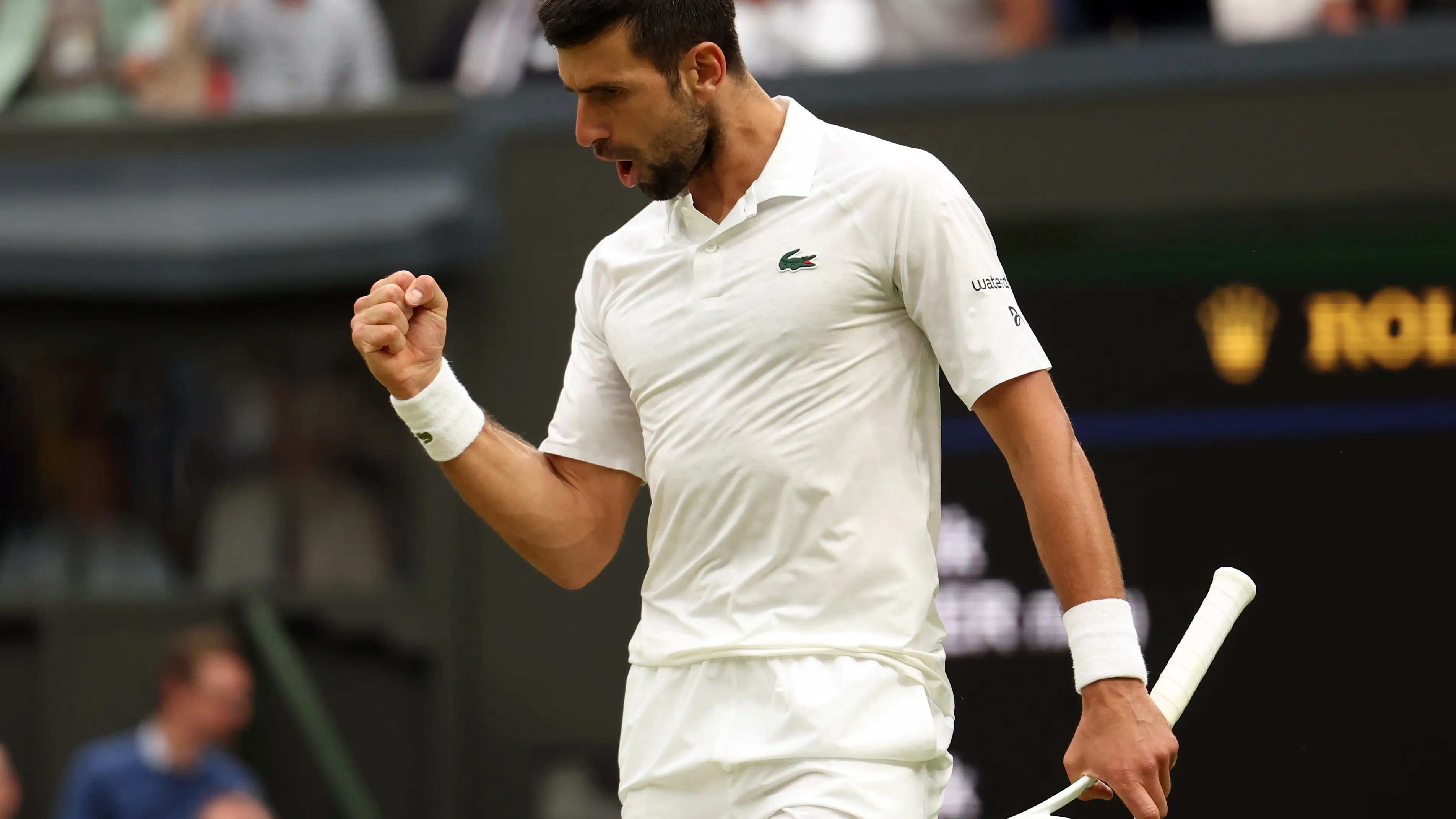 Novak Djokovic celebra un punto ante Sinner en las semifinales de Wimbledon Novak Djokovic celebra un punto ante Sinner en las semifinales de Wimbledon