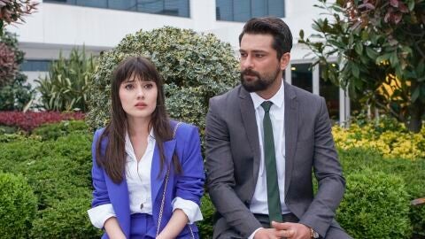 Zeynep y Alihan en el capítulo '43' de 'Pecado Original'.