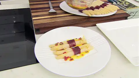 Receta fácil, fresca y nutritiva: Espárragos con cecina y vinagreta Receta fácil, fresca y nutritiva: Espárragos con cecina y vinagreta