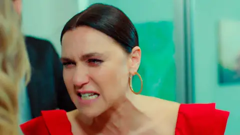 Ender, desesperada por el estado crítico de su hijo, estalla contra Yildiz: “Eres tú la que debería morir” Ender, desesperada por el estado crítico de su hijo, estalla contra Yildiz: “Eres tú la que debería morir”