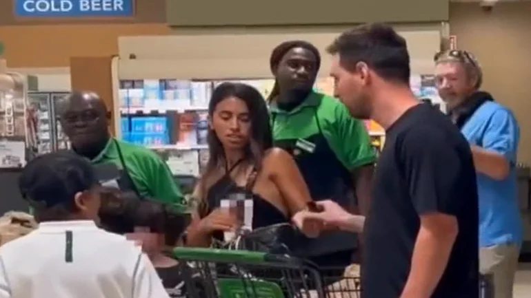 Leo Messi comprando en supermercado de Miami Leo Messi comprando en supermercado de Miami