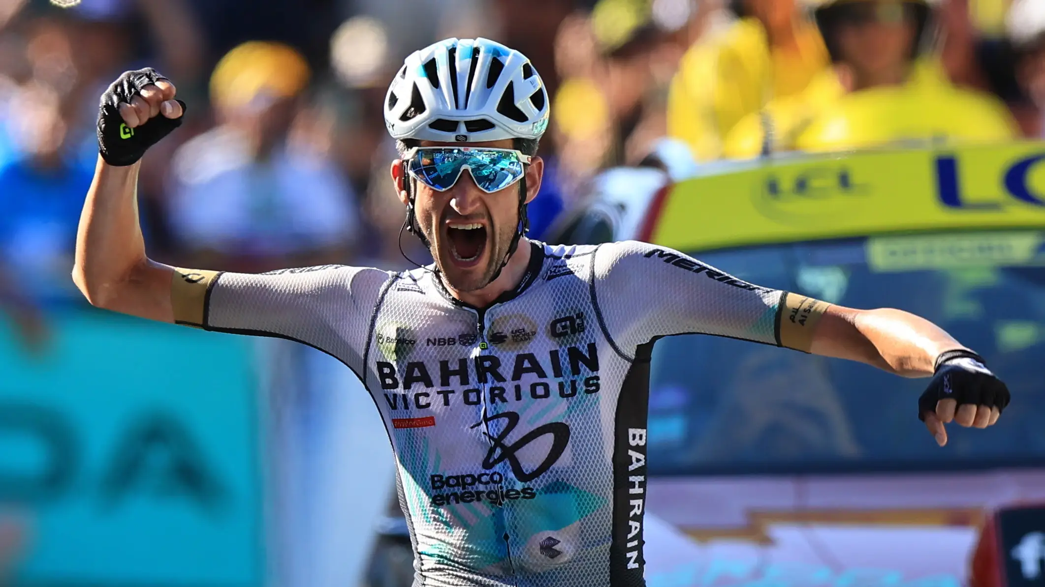 Poels levanta el puño tras ganar la etapa 15 del Tour de Francia Poels levanta el puño tras ganar la etapa 15 del Tour de Francia