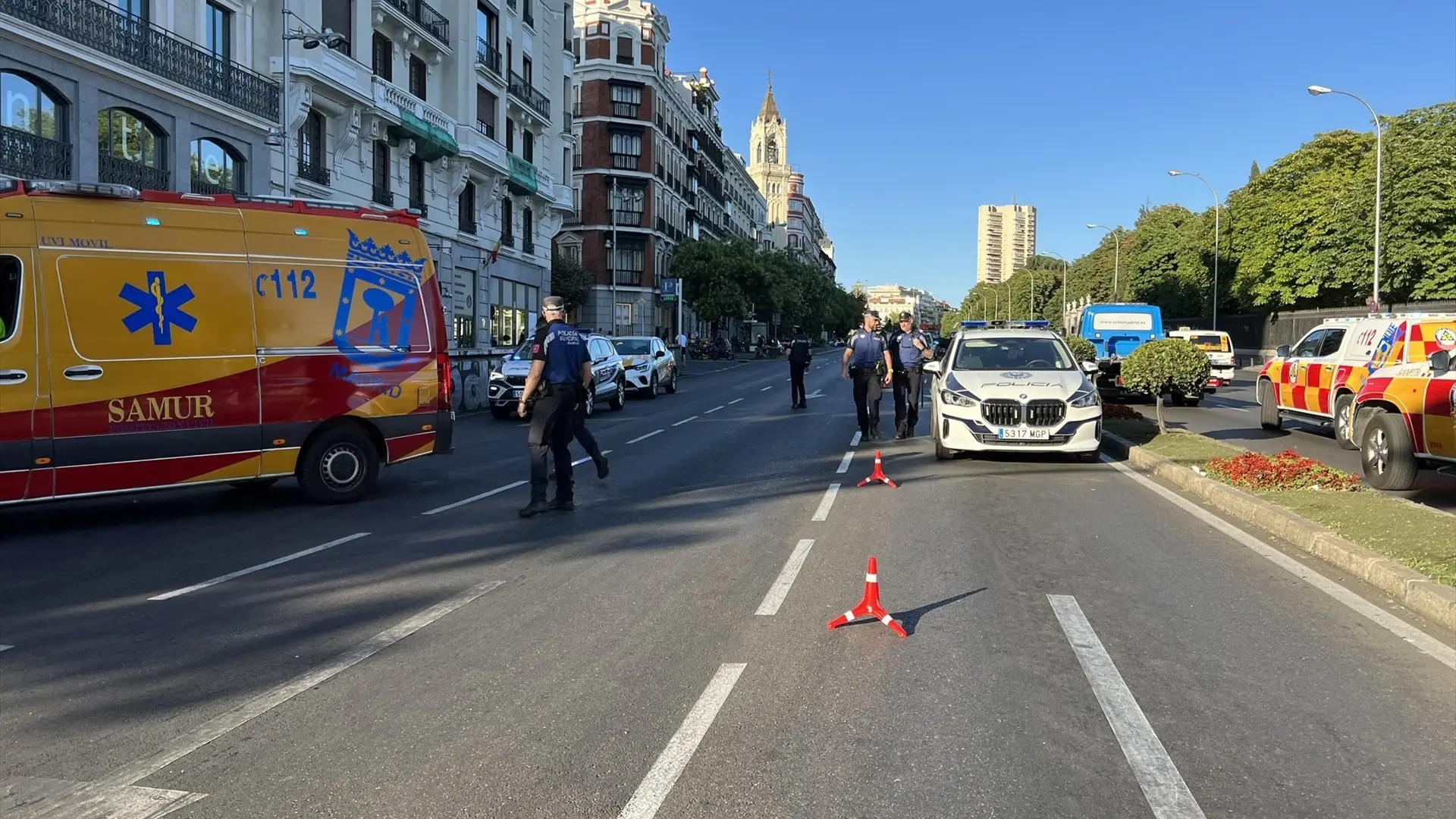 La Polic&iacute;a Municipal en el tramo de la calle Alcal&aacute; (Madrid) donde se produjo el accidente