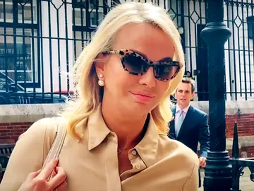 Corinna Larsen olvida al rey emérito Juan Carlos I y sonríe por una nueva ilusión: Alvise Casellati Corinna Larsen olvida al rey emérito Juan Carlos I y sonríe por una nueva ilusión: Alvise Casellati