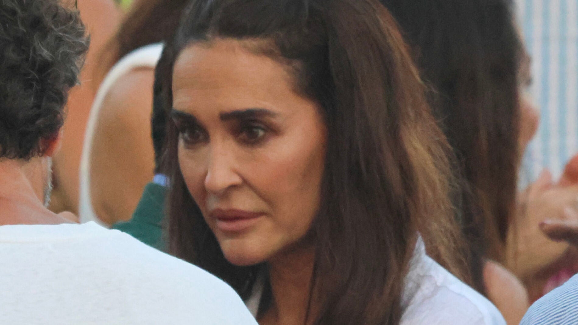 Vicky Martín Berrocal posa así por 