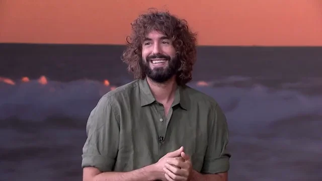 Entrevista a Mikel Izal en Antena 3 Noticias Entrevista a Mikel Izal en Antena 3 Noticias