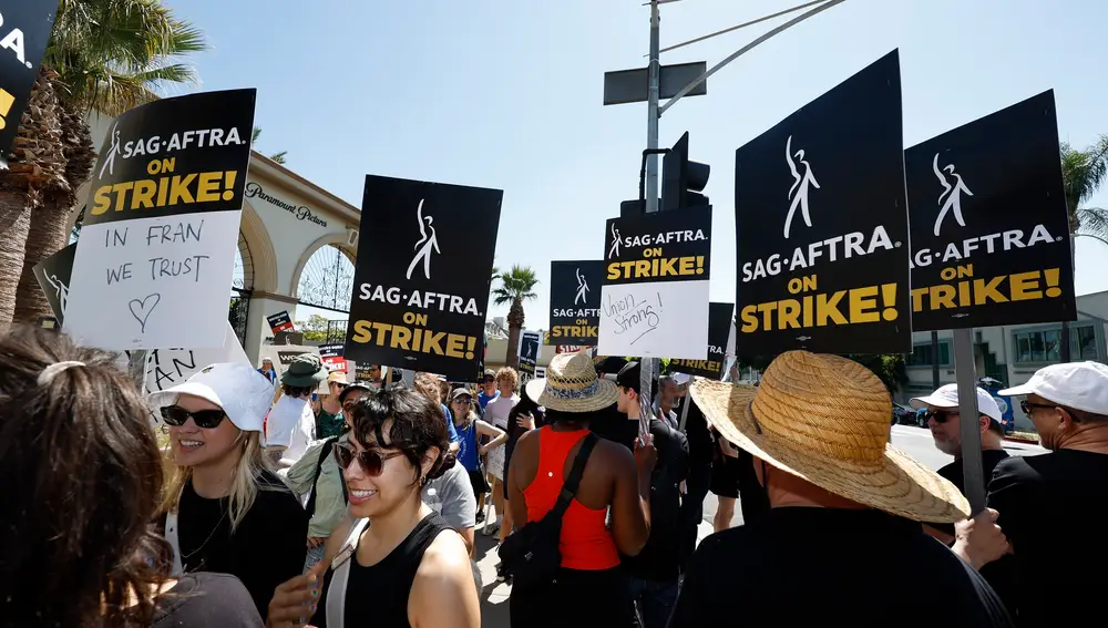 del SAG-AFTRA se manifiestan por la huelga de actores en Hollywood del SAG-AFTRA se manifiestan por la huelga de actores en Hollywood