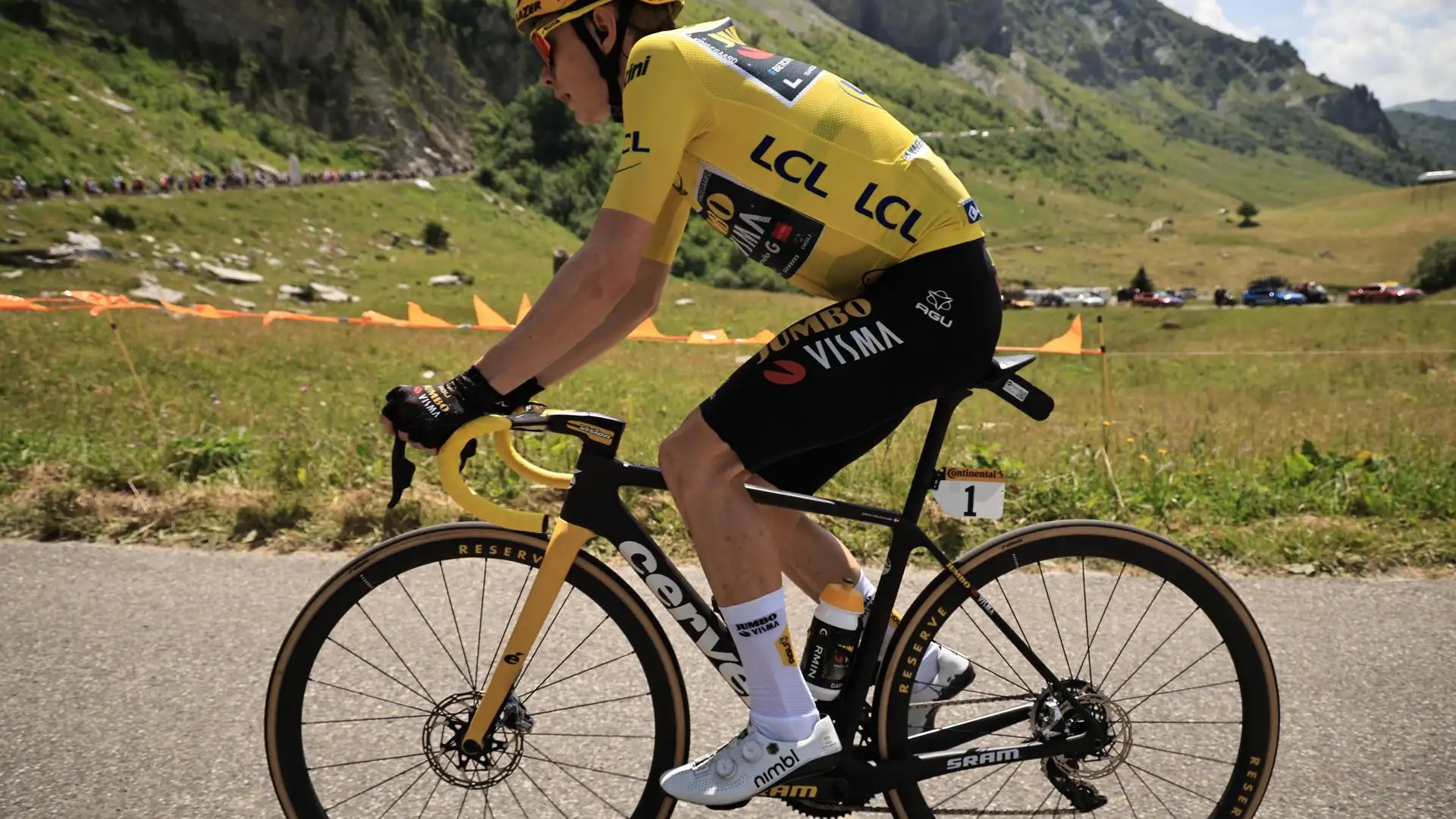 El dan&eacute;s Vingegaard en Courchevel