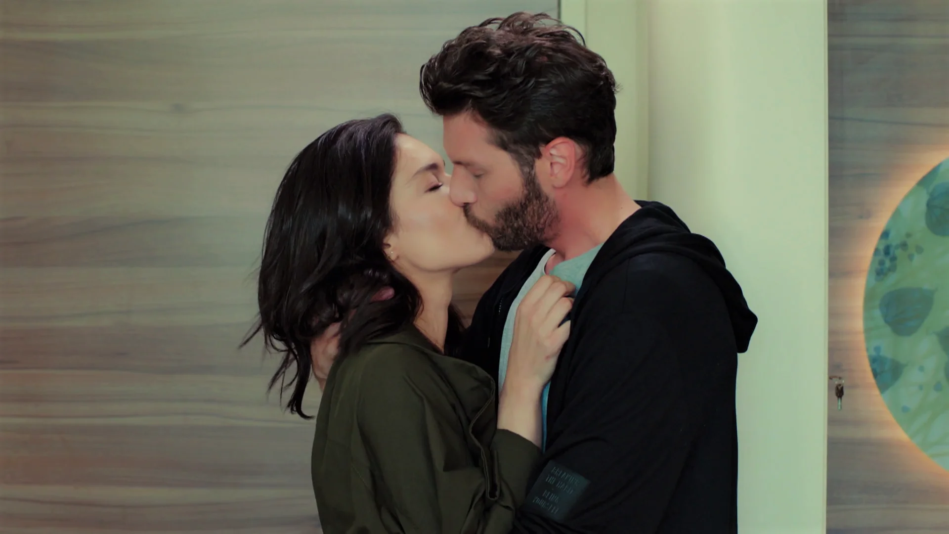 Zehra y Caner vuelven a dejarse llevar por sus sentimientos: &ldquo;Somos amigos &iacute;ntimos&rdquo;