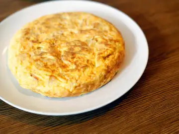 Imagen de archivo de una tortilla de patatas Imagen de archivo de una tortilla de patatas