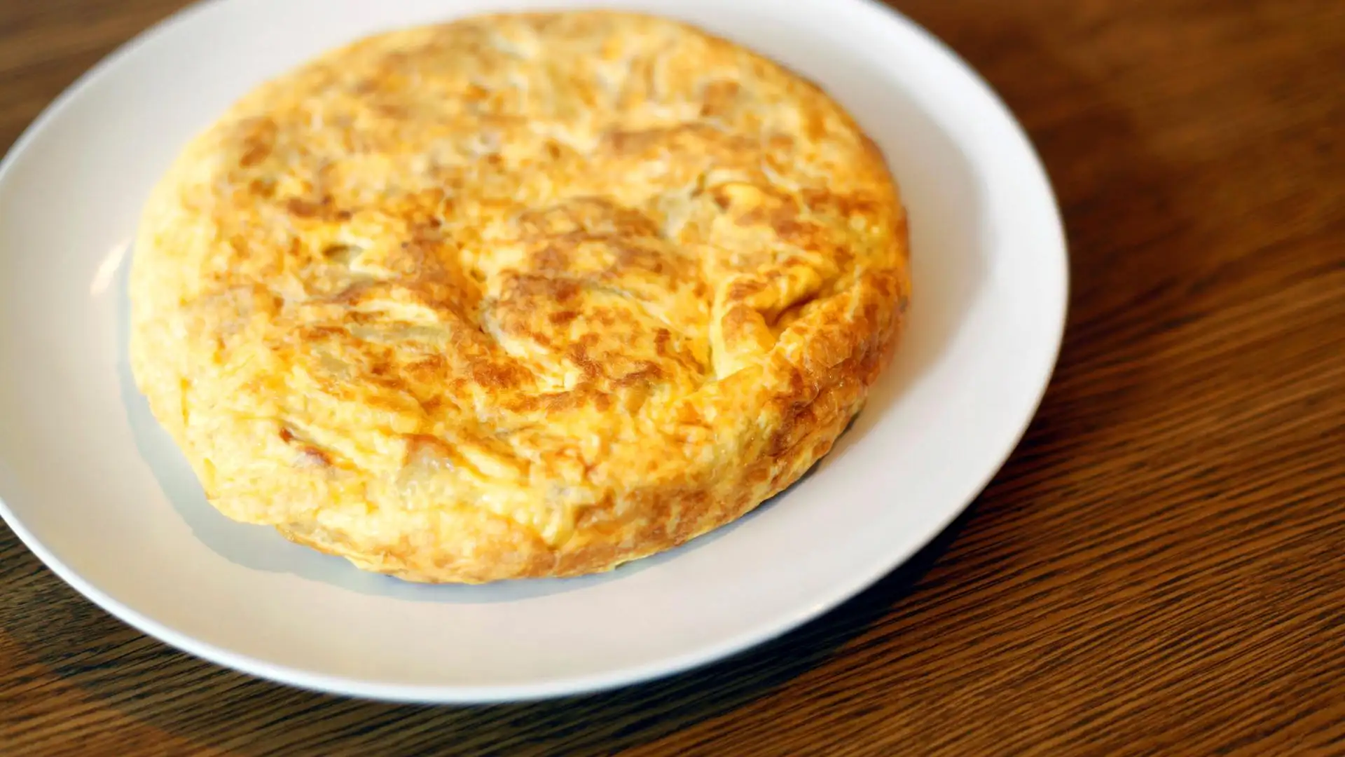 Imagen de archivo de una tortilla de patatas Imagen de archivo de una tortilla de patatas
