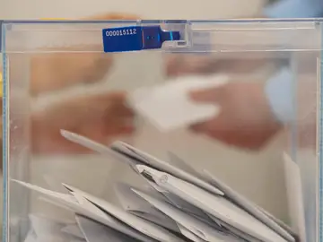 El Tribunal Supremo rechaza la petición del PSOE de revisar los más de 30.000 votos nulos de Madrid El Tribunal Supremo rechaza la petición del PSOE de revisar los más de 30.000 votos nulos de Madrid