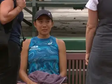 Shuai Zhang, entre lágrimas antes de abandonar Shuai Zhang, entre lágrimas antes de abandonar