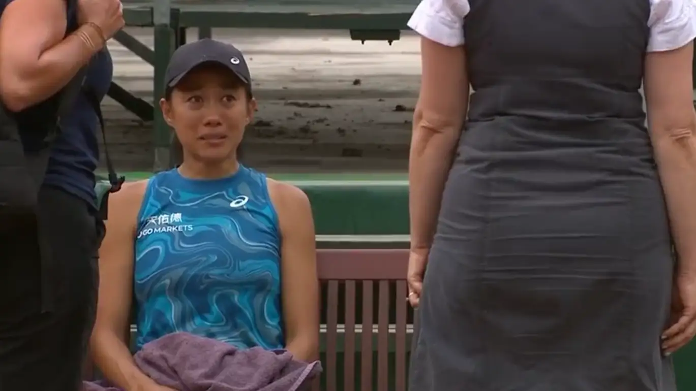 Shuai Zhang, entre lágrimas antes de abandonar Shuai Zhang, entre lágrimas antes de abandonar