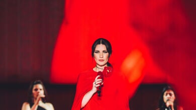 Laura Pausini toma la Plaza de España de Sevilla y triunfa en la presentación de su nueva gira mundial