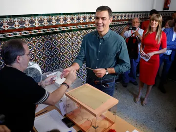 Pedro Sánchez votando Pedro Sánchez votando