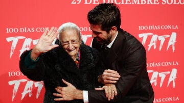 Miguel Ángel Muñoz junto a Luisa Cantero, la Tata