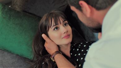 Alihan y Zeynep hacen las paces y deciden olvidarse de Elif: “Me vuelves loco”