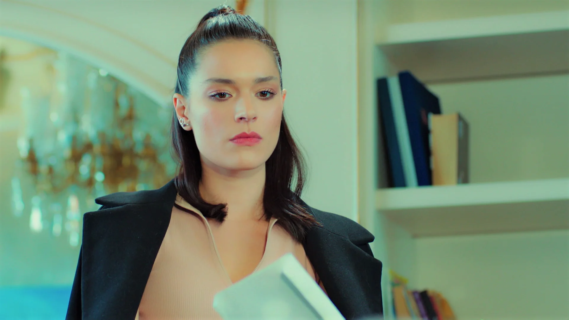 Yildiz chantajea a Zehra con revelar su secreto: “Convence a tu hermano para que vuelva a casa” Yildiz chantajea a Zehra con revelar su secreto: “Convence a tu hermano para que vuelva a casa”
