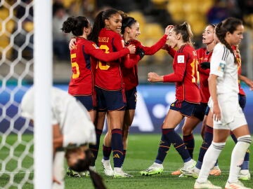 Esther González celebra su gol en el partido ante Costa Rica