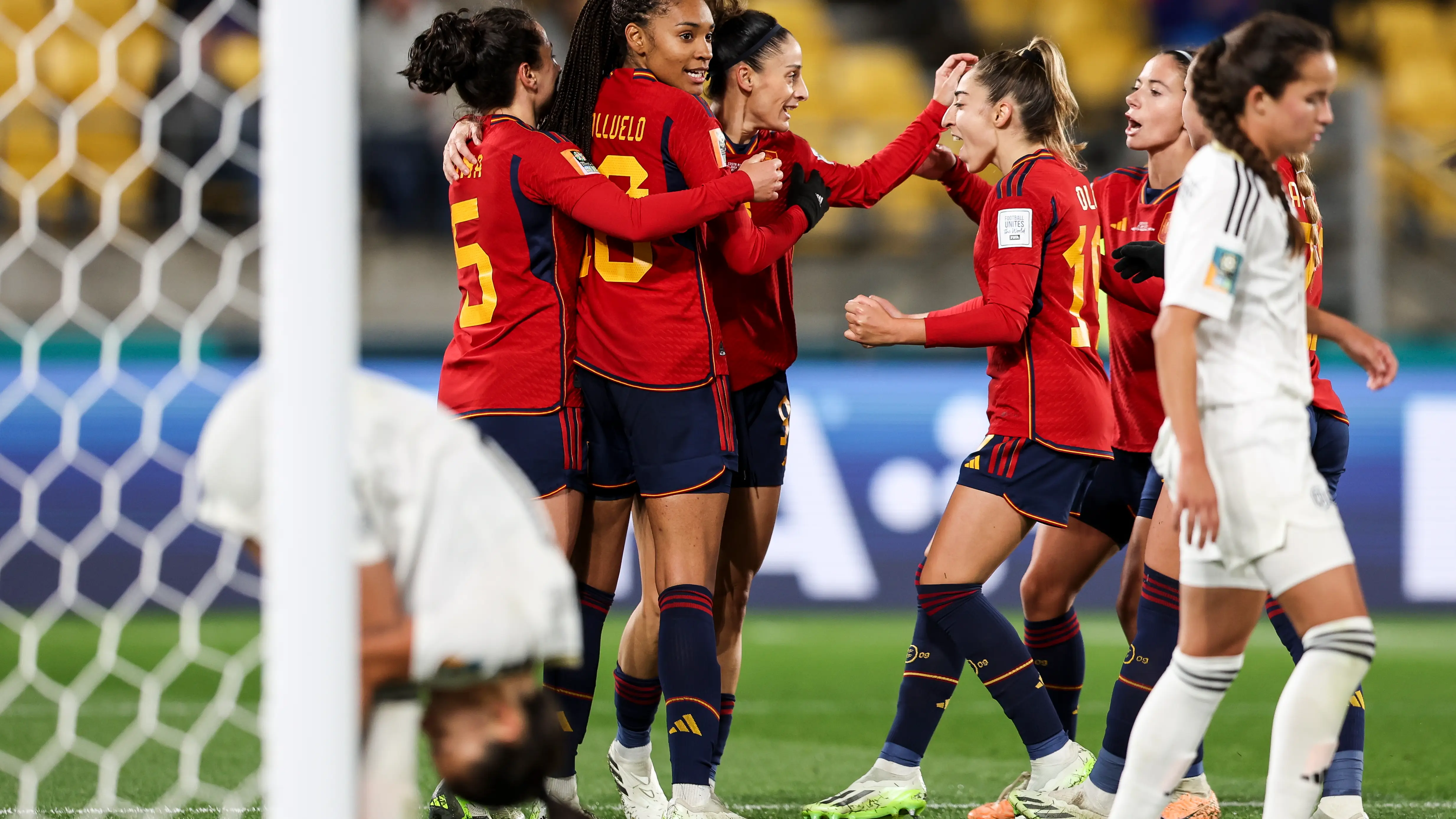 Esther González celebra su gol en el partido ante Costa Rica Esther González celebra su gol en el partido ante Costa Rica