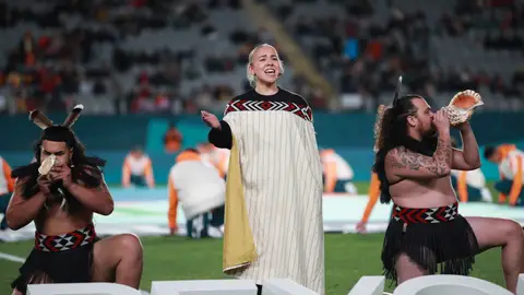 Se realiza una ceremonia maorí antes del partido de fútbol del grupo C de la Copa Mundial Femenino de la FIFA entre España y Zambia Se realiza una ceremonia maorí antes del partido de fútbol del grupo C de la Copa Mundial Femenino de la FIFA entre España y Zambia