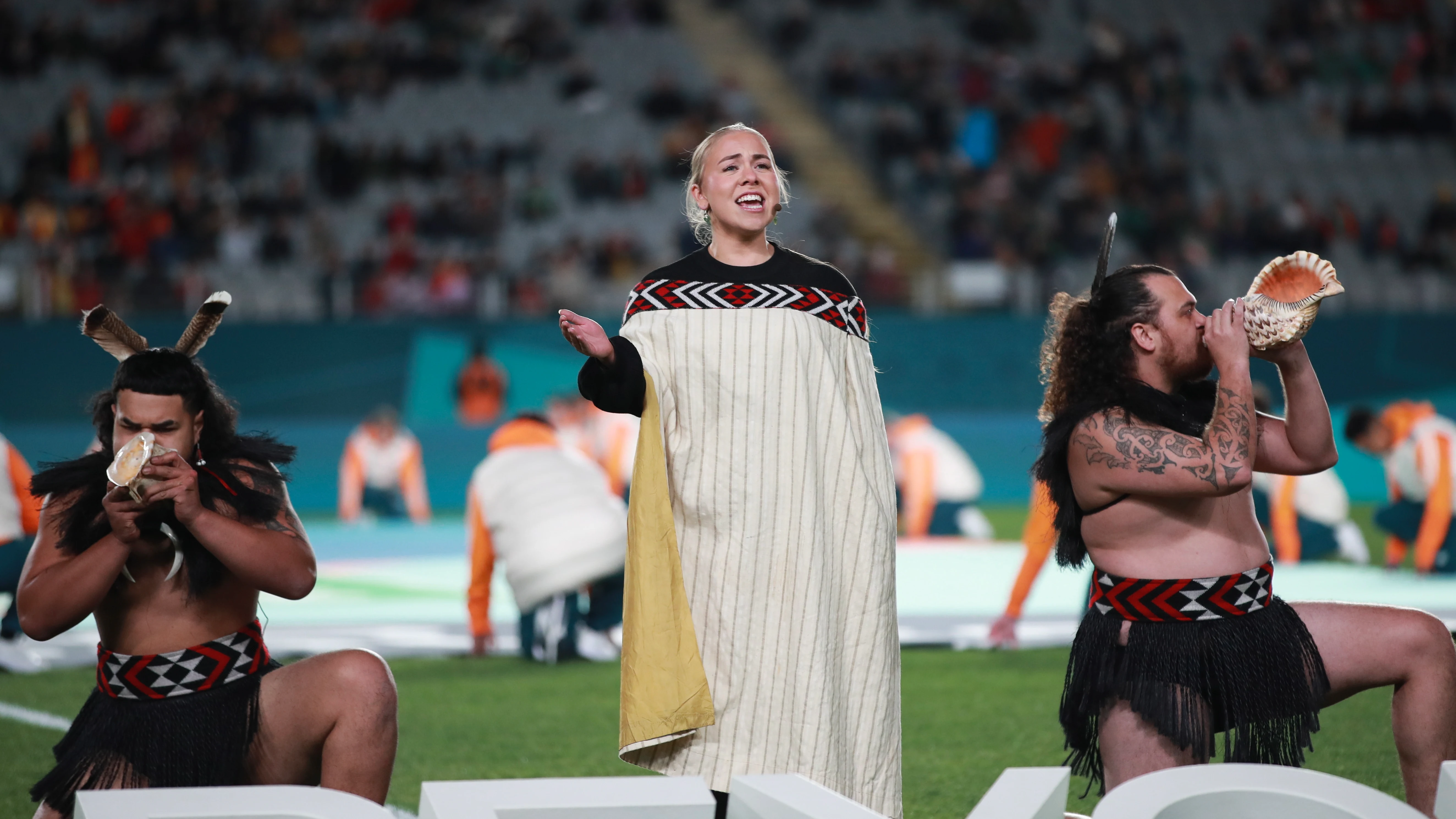 Se realiza una ceremonia maorí antes del partido de fútbol del grupo C de la Copa Mundial Femenino de la FIFA entre España y Zambia Se realiza una ceremonia maorí antes del partido de fútbol del grupo C de la Copa Mundial Femenino de la FIFA entre España y Zambia