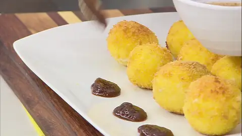 Croquetas cremosas de queso de cabra con mermelada de higos Croquetas cremosas de queso de cabra con mermelada de higos