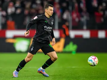 Stefan Lainer durante un partido de la Bundesliga Stefan Lainer durante un partido de la Bundesliga