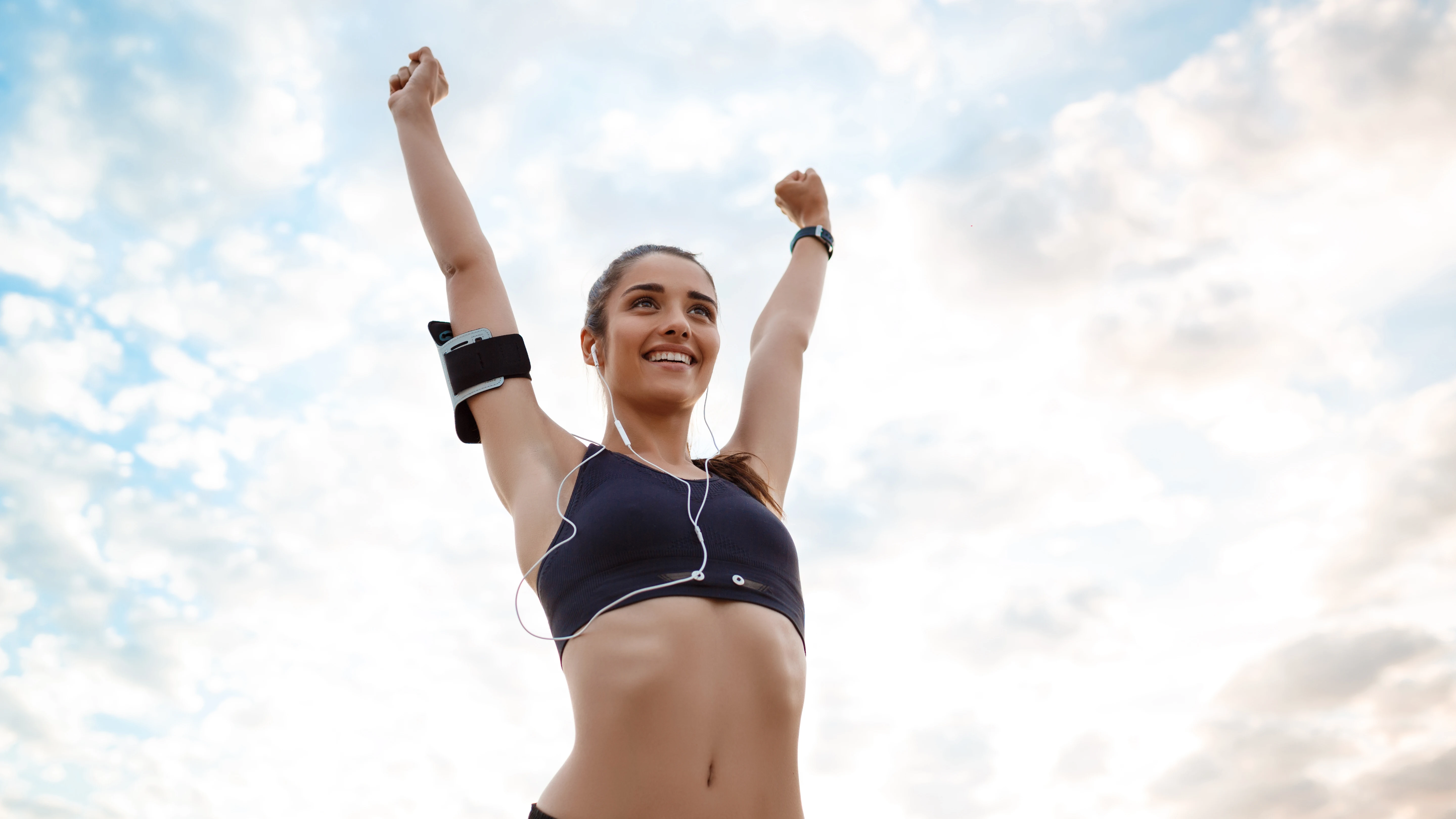Una mujer haciendo deporte Una mujer haciendo deporte