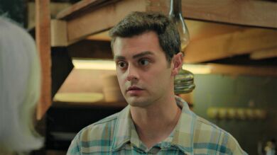 Esta noche en ‘Hermanos’: Ömer le pregunta a la señora Sevgi por qué quería añadirlo a su herencia… ¿Le dirá la verdad?
