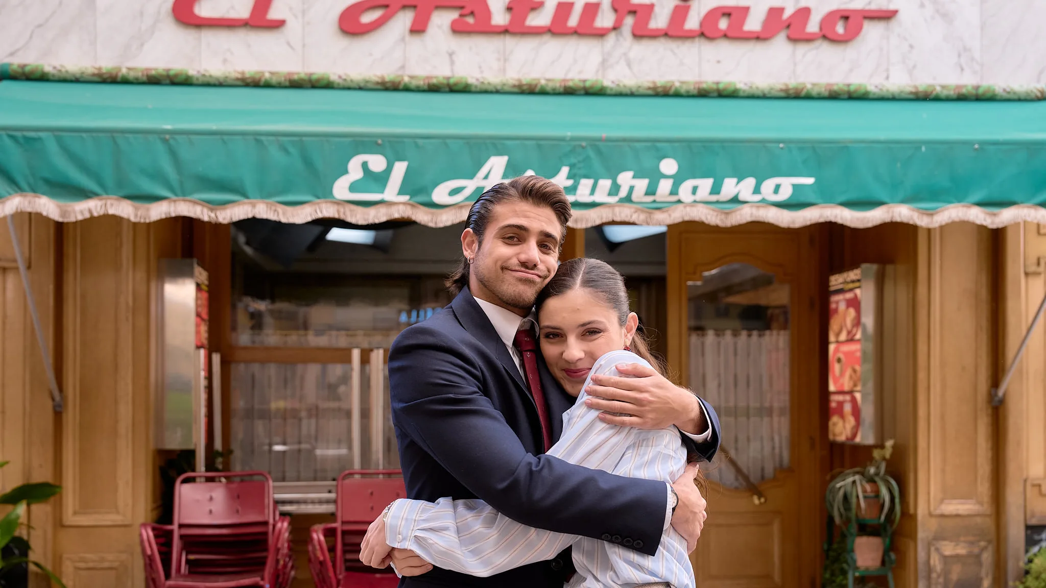 Emoción y muchas lágrimas: las imágenes exclusivas de la despedida de los actores de ‘Amar es para siempre’ Emoción y muchas lágrimas: las imágenes exclusivas de la despedida de los actores de ‘Amar es para siempre’