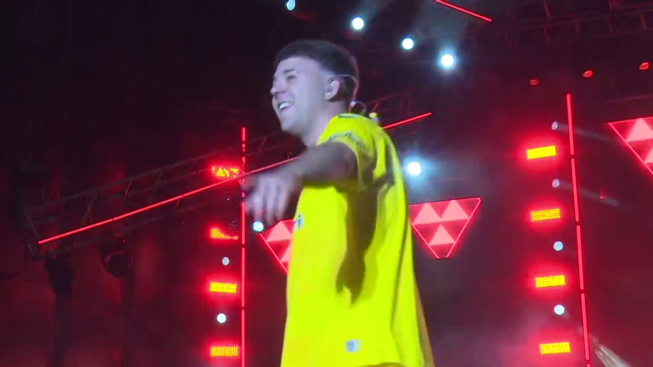 Quevedo triunfa en Gran Canaria con un concierto sorpresa para sus fans