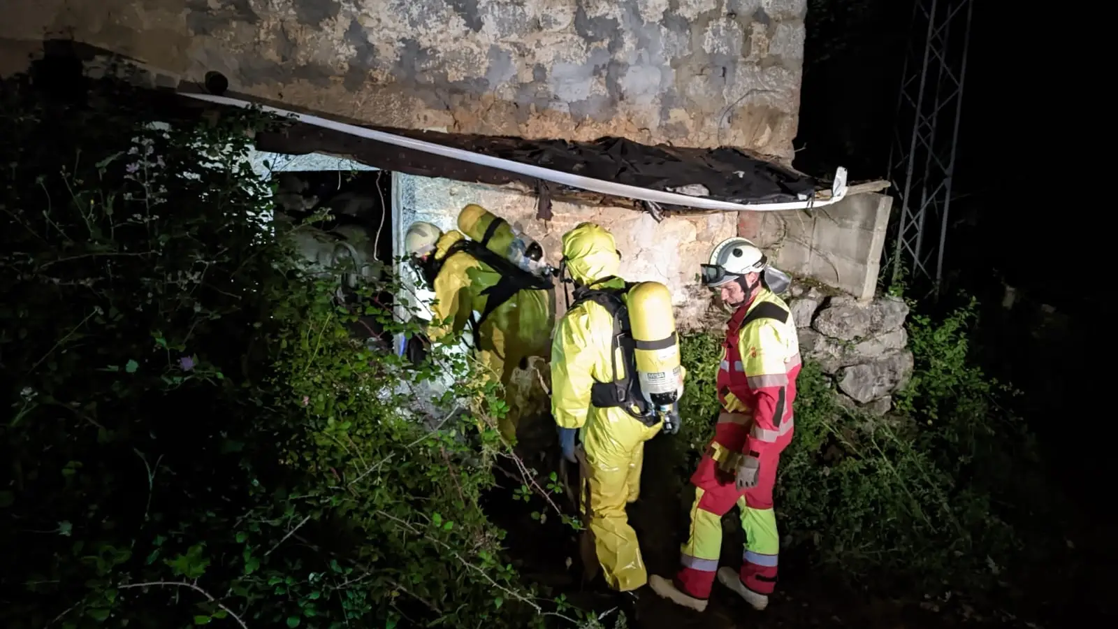 Encuentran más de 30 vacas muertas y con signos de violencia encerradas en una cabaña de Cantabria Encuentran más de 30 vacas muertas y con signos de violencia encerradas en una cabaña de Cantabria