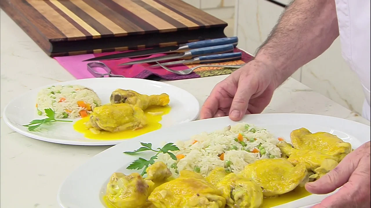 Un guiso sorprendente: receta de muslos de pollo a la naranja con arroz