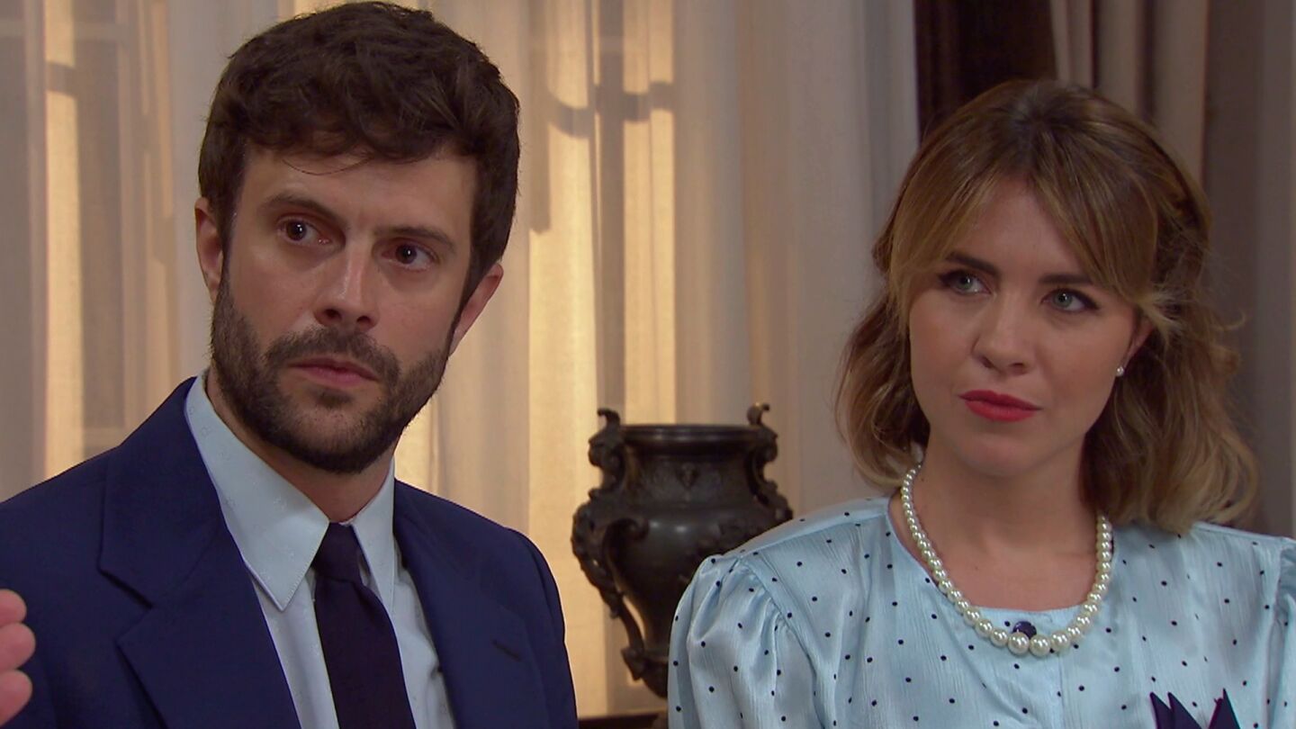 Federico estropea la romántica pedida de matrimonio de Román a Alicia con una inesperada noticia