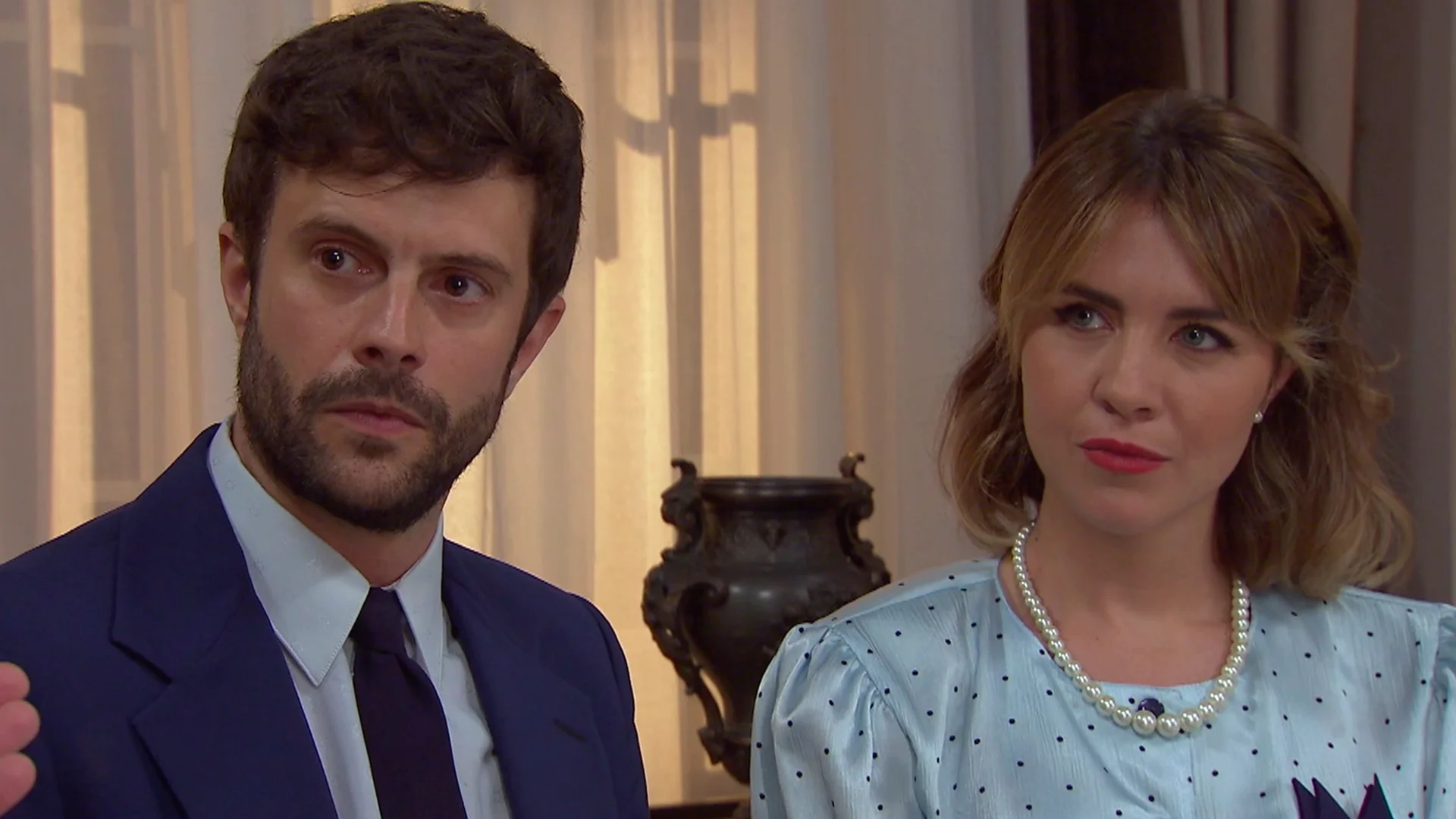 Federico estropea la romántica pedida de matrimonio de Román a Alicia con una inesperada noticia Federico estropea la romántica pedida de matrimonio de Román a Alicia con una inesperada noticia