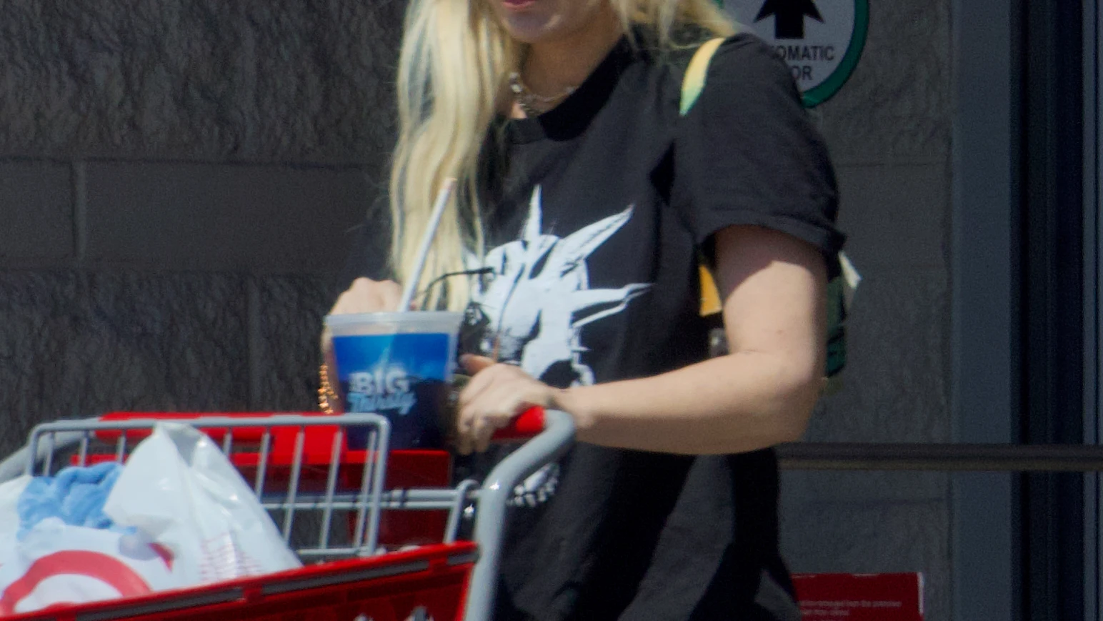 Tori Spelling haciendo la compra en Los Ángeles Tori Spelling haciendo la compra en Los Ángeles