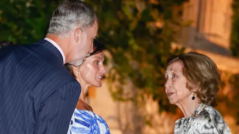 El rey Felipe, la reina Letizia y doña Sofía El rey Felipe, la reina Letizia y doña Sofía