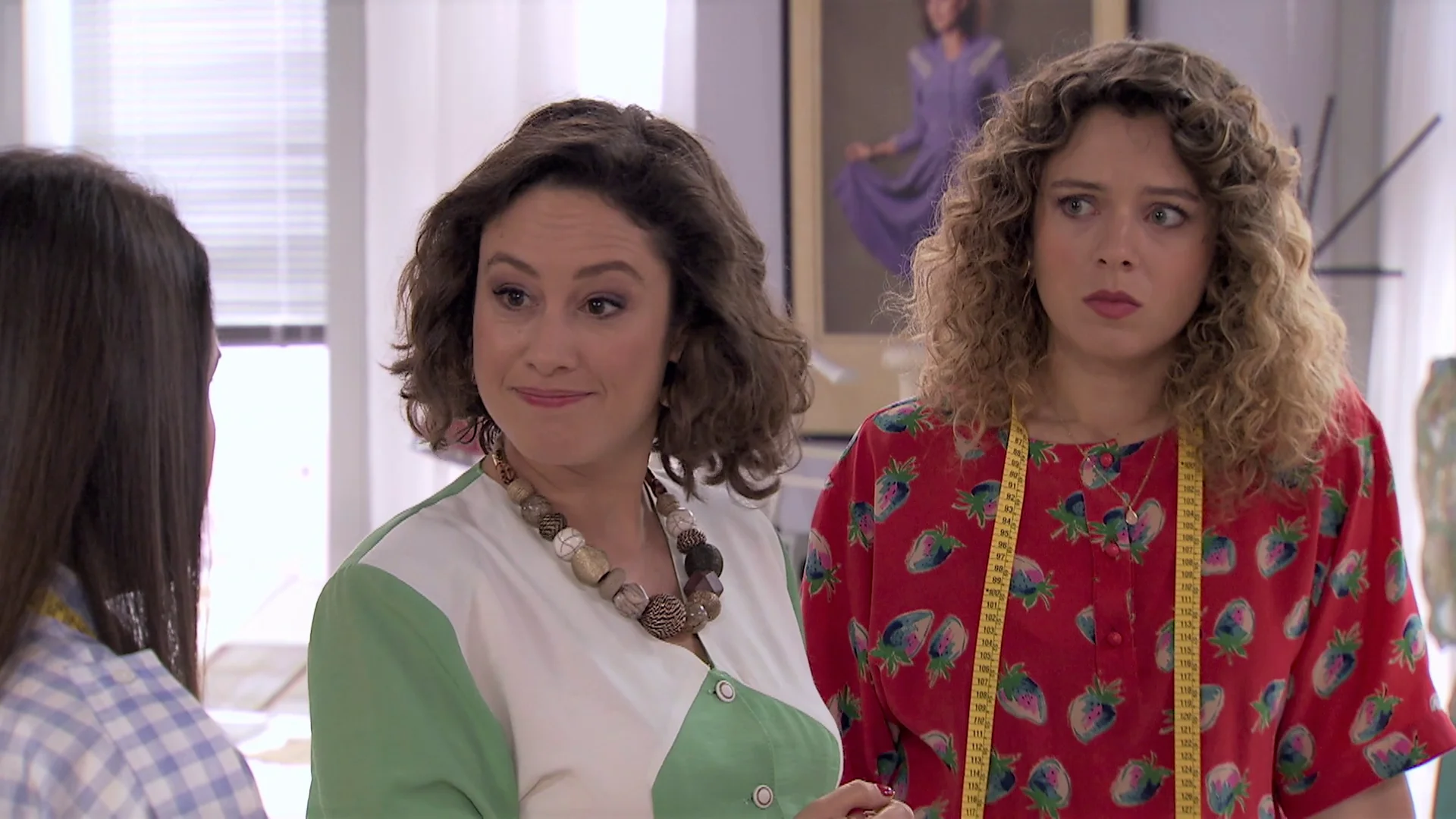 Vitoria somete a Lola y Claudia a una prueba: “La que mejor y más rápido lo haga, se queda”