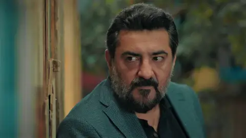 En el próximo capítulo de ‘Hermanos’: Akif, decepcionado con Suzan al descubrir que le ha ocultado que Ahmet es el padre de Ömer En el próximo capítulo de ‘Hermanos’: Akif, decepcionado con Suzan al descubrir que le ha ocultado que Ahmet es el padre de Ömer