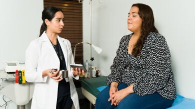 Cómo afecta el estigma de peso en la atención sanitaria