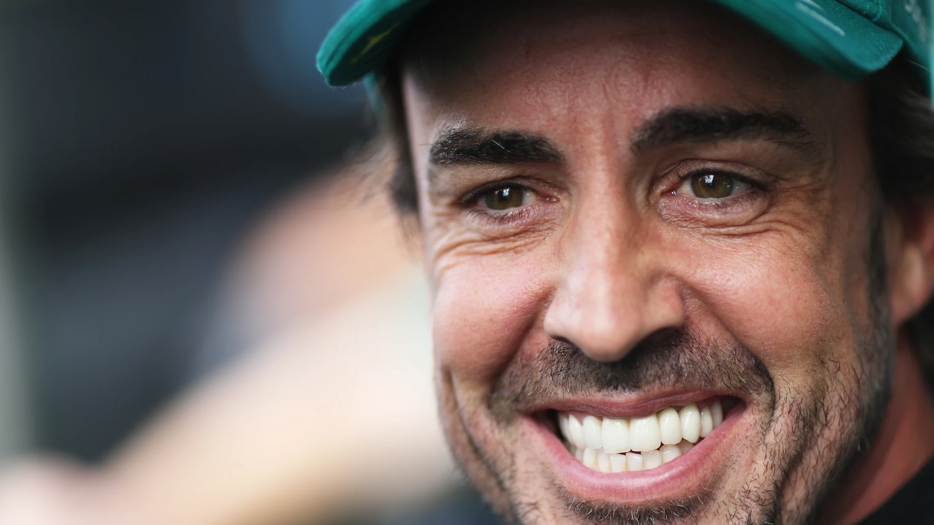 Fernando Alonso, sonriente en Austria