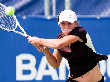 Iga Swiatek entrenando antes del Masters de Montreal