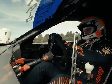 Max Verstappen cambia la F1 por los derrapes del 'drifting' Max Verstappen cambia la F1 por los derrapes del 'drifting'